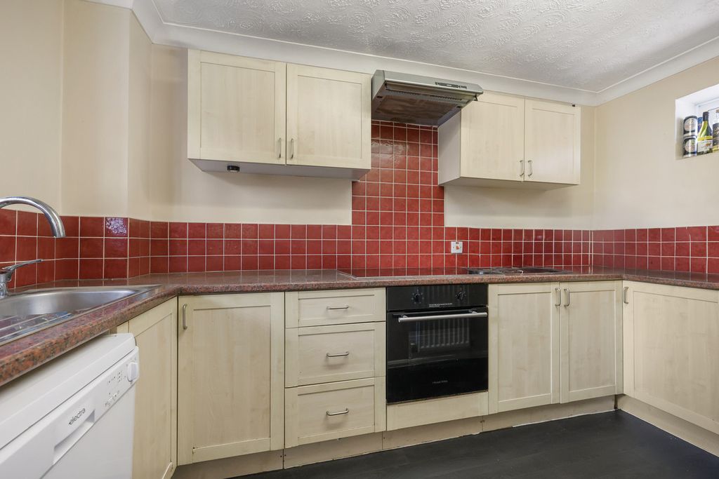 Property photo 3 of 12
