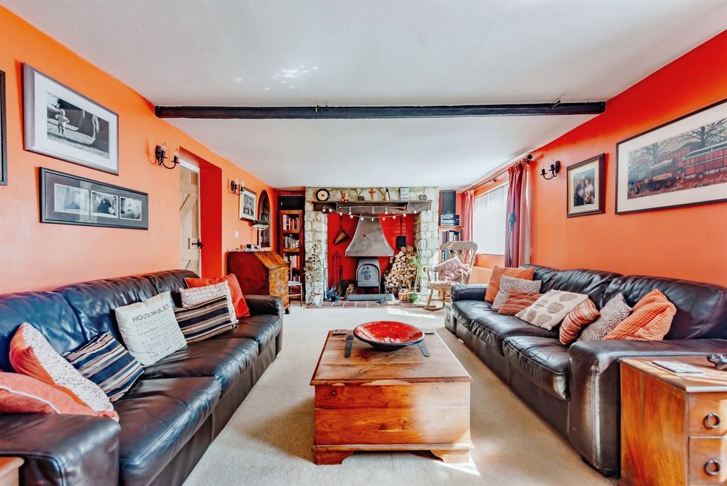 Property photo 2 of 17