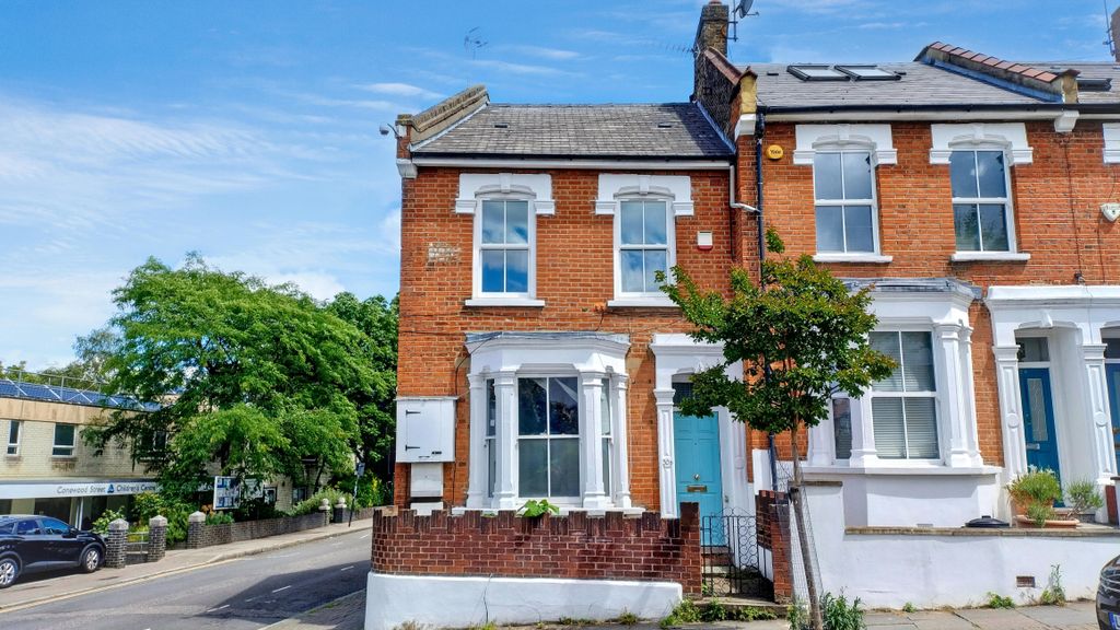 Property photo 1 of 11 Flat B, 30 Legard Road, Highbury, London, N5 1De
