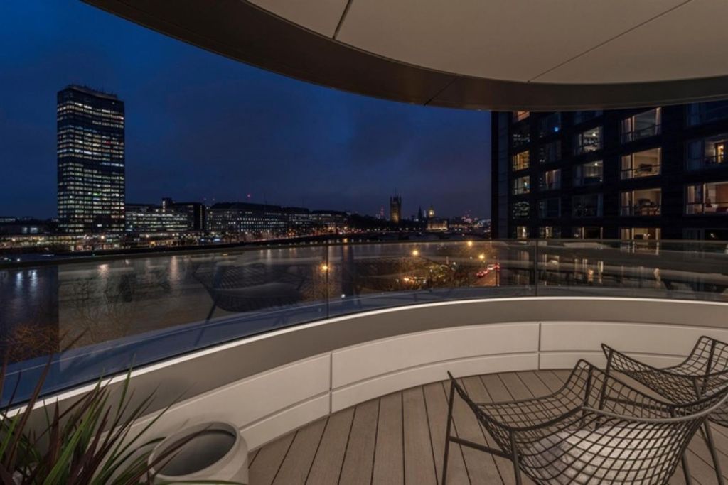 Property photo 2 of 14 Albert-Embankment (12).Jpg