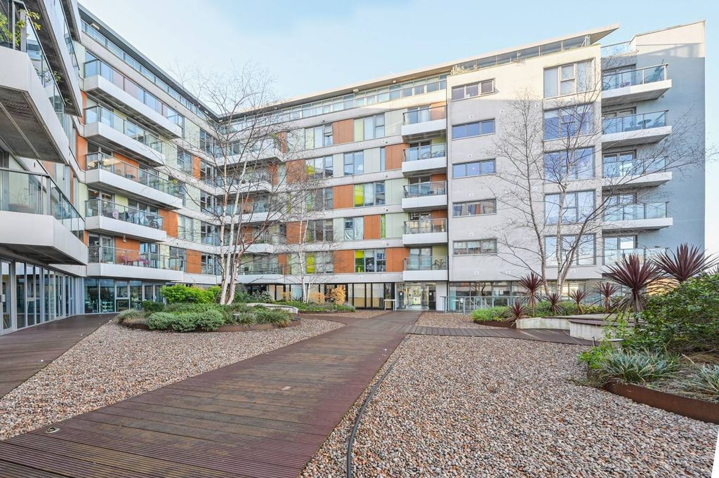 Property photo 3 of 18