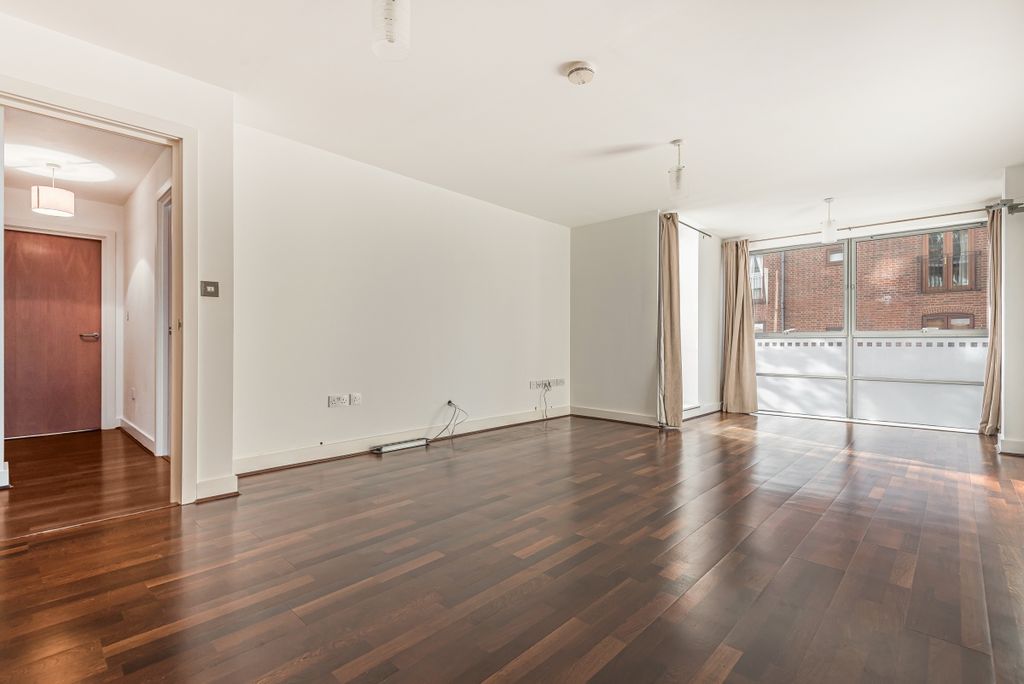 Property photo 2 of 7 Avante Court (2)