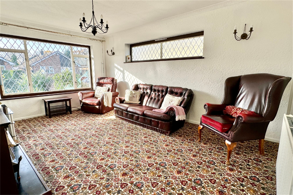 Property photo 3 of 14 Lounge