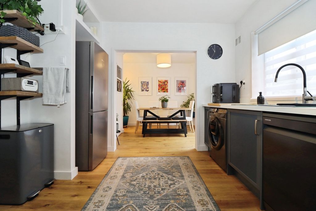 Property photo 3 of 18 Pbox-Img.Jpg