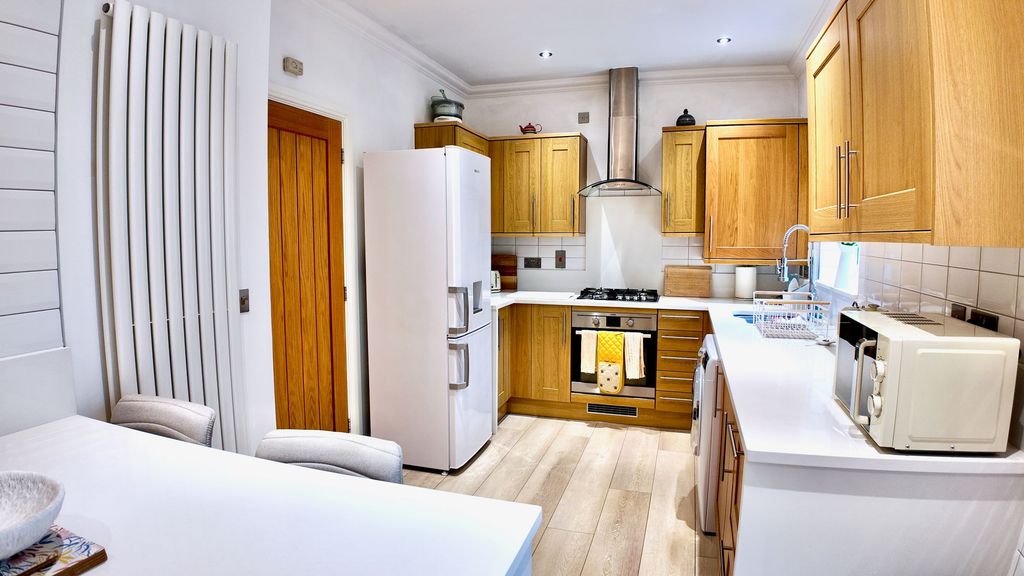 Property photo 3 of 24