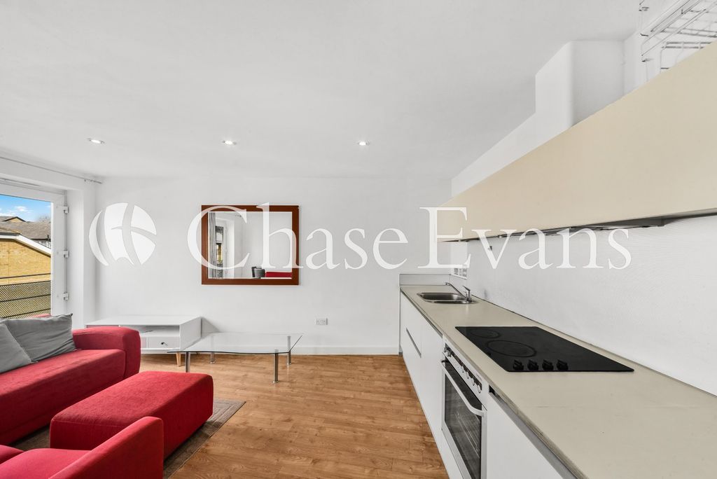 Property photo 2 of 10 Kitchen