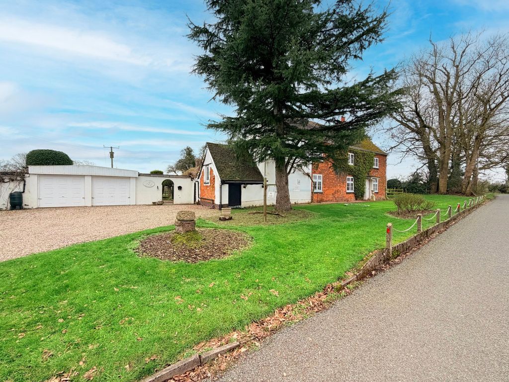 Property photo 2 of 32