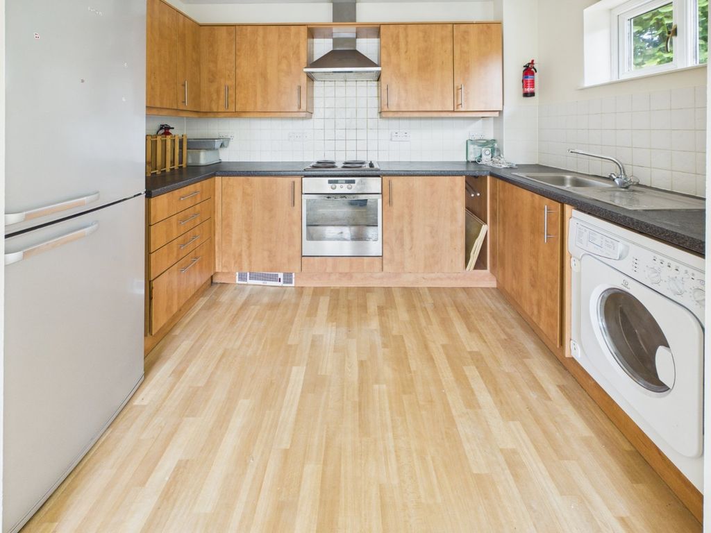 Property photo 3 of 7 Kitchen