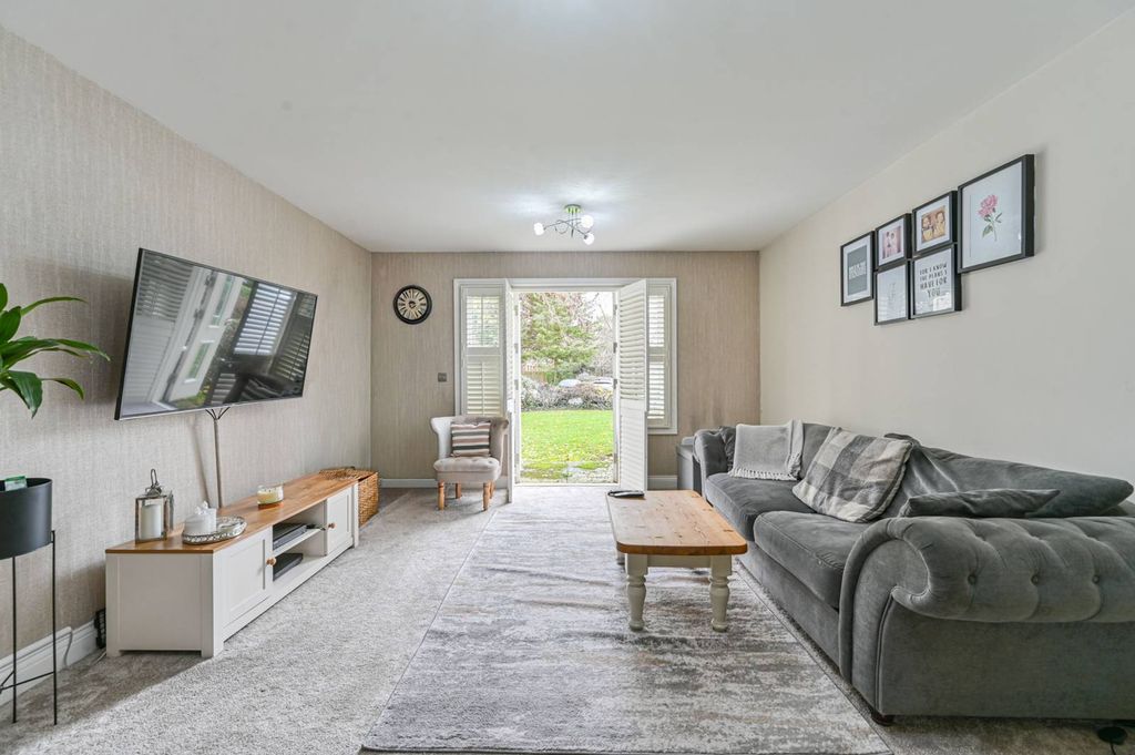 Property photo 3 of 19