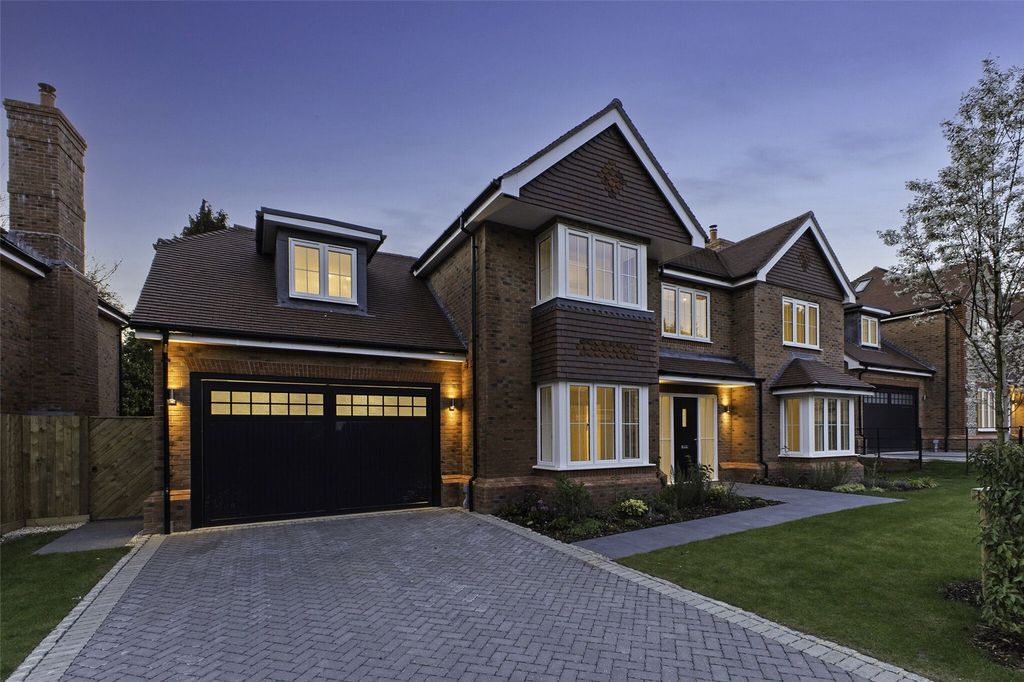 Property photo 3 of 14 No.2 Hudson Gardens