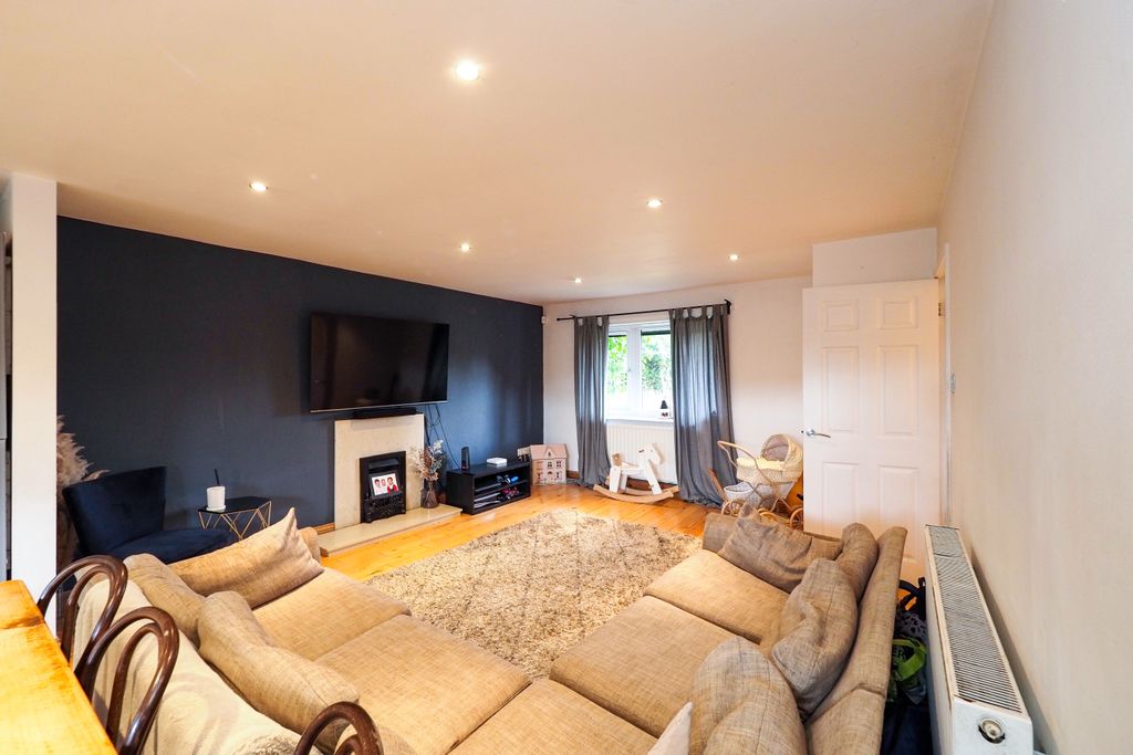 Property photo 2 of 27 Img_3268