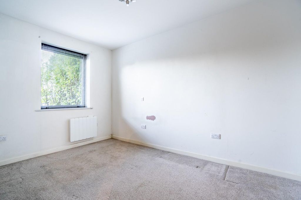 Property photo 2 of 10 Bedroom