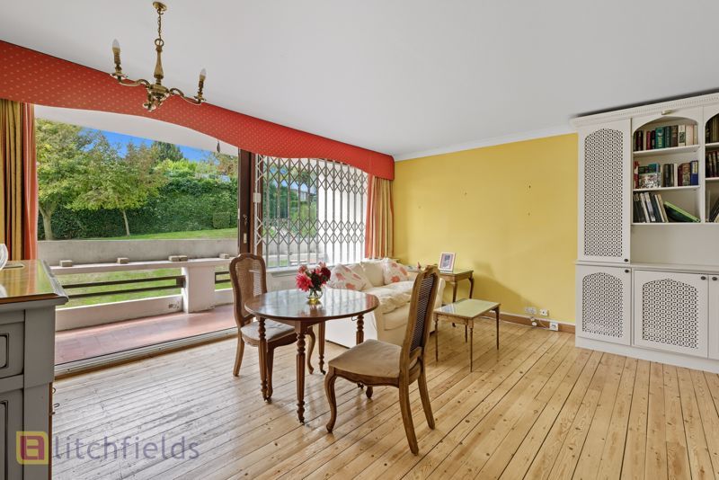 Property photo 3 of 15 Reception