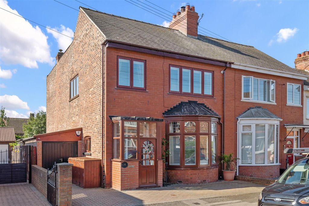 Property photo 1 of 26
