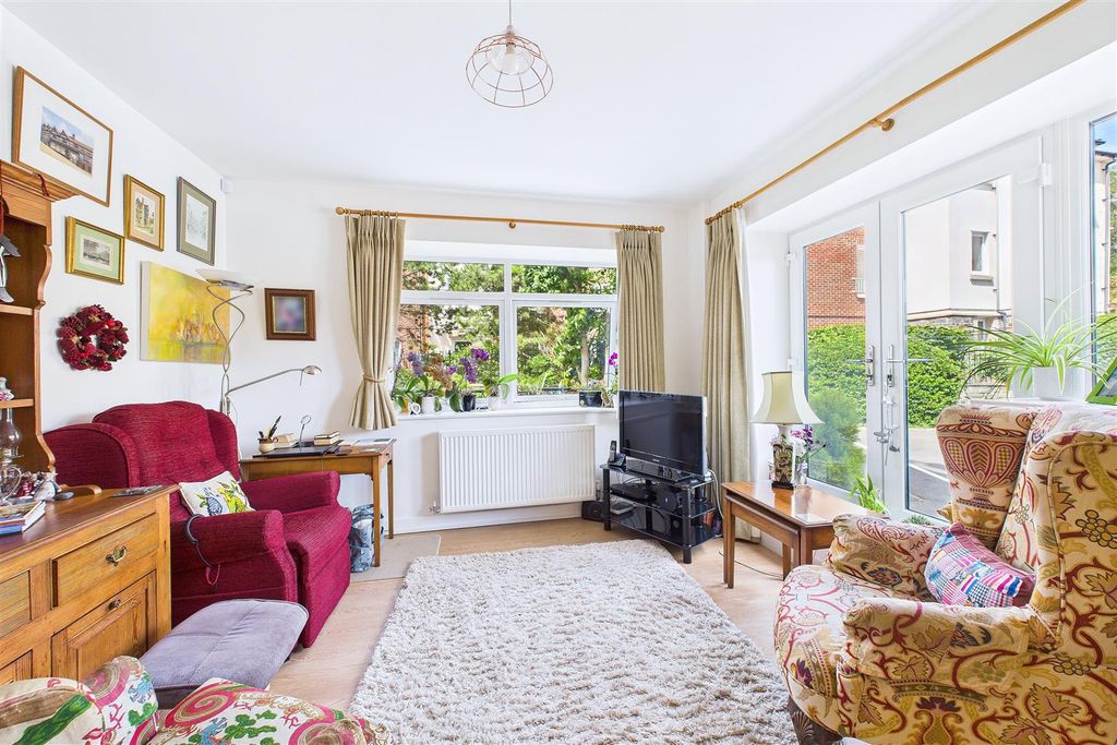 Property photo 2 of 16