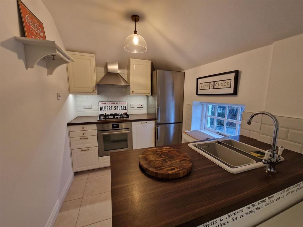 Property photo 3 of 11 1000011822.Jpg