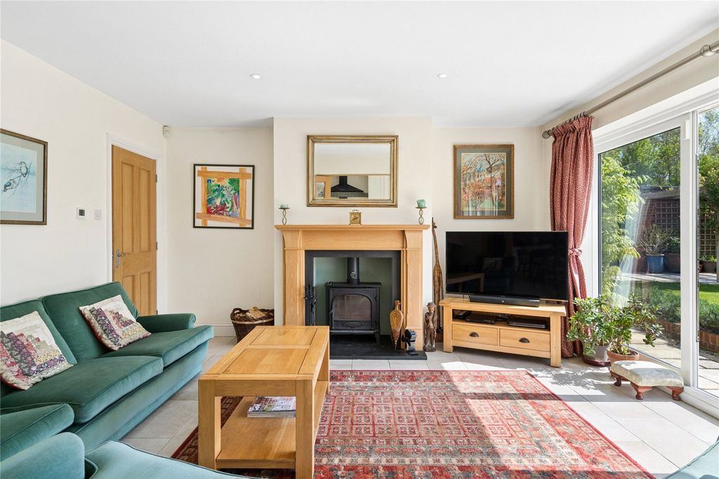 Property photo 3 of 29 Sitting Room