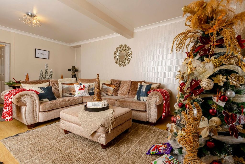 Property photo 3 of 26