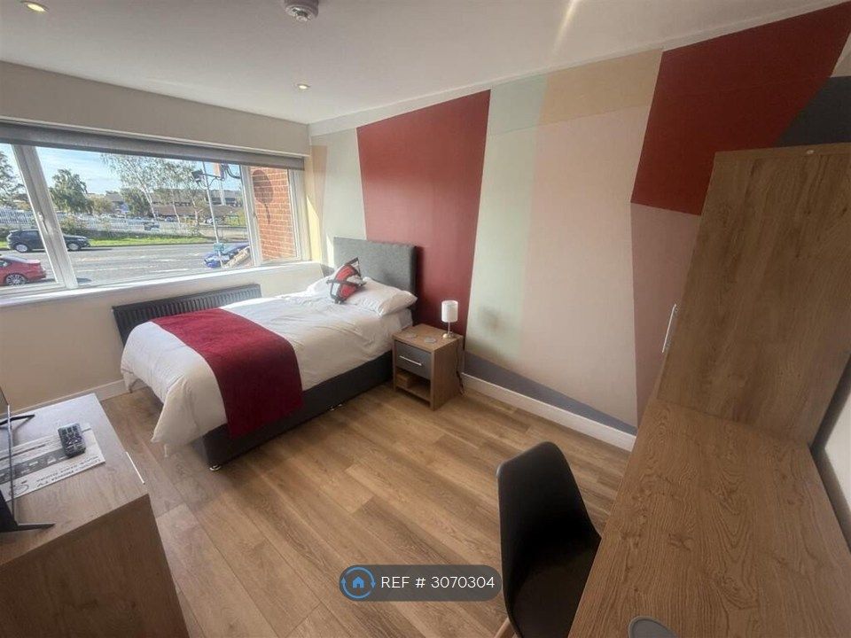Property photo 2 of 11