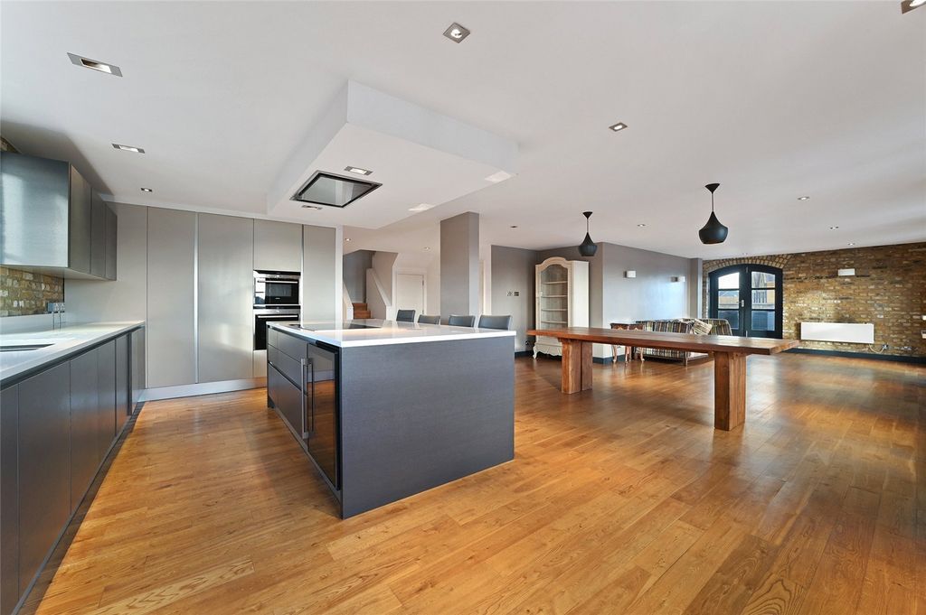 Property photo 1 of 16 Kitchen