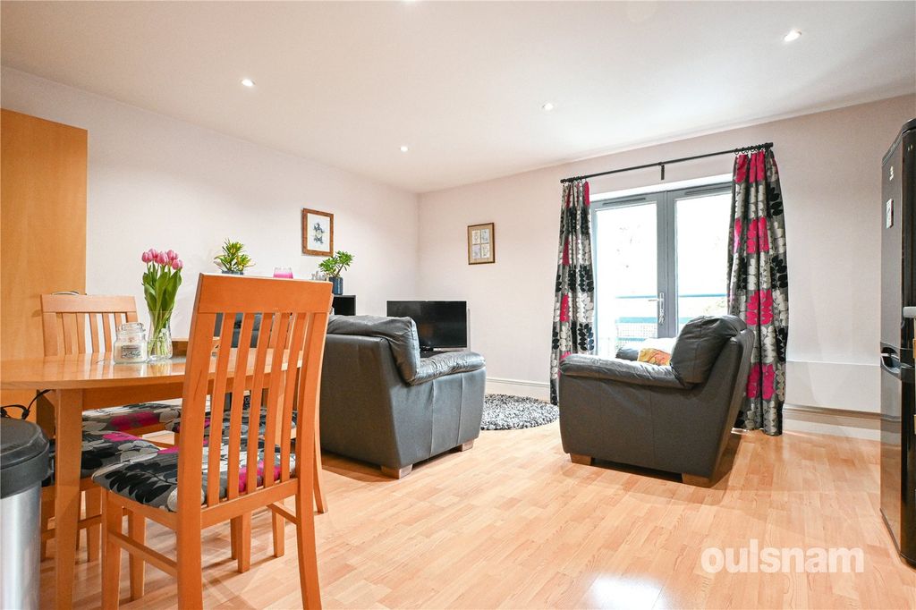 Property photo 3 of 14 Picture No. 05