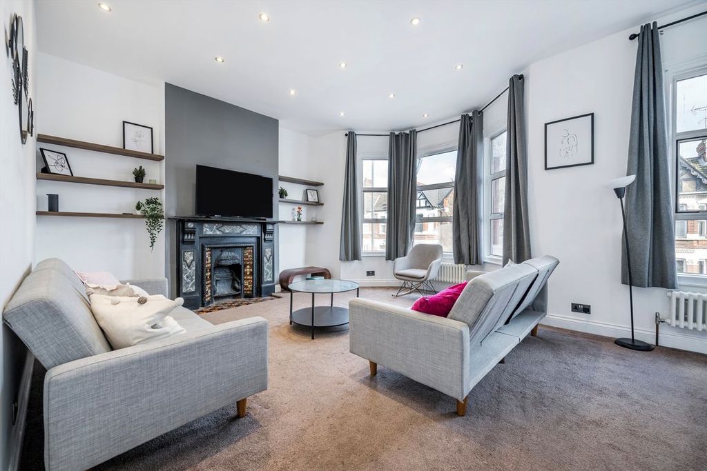 Property photo 3 of 10