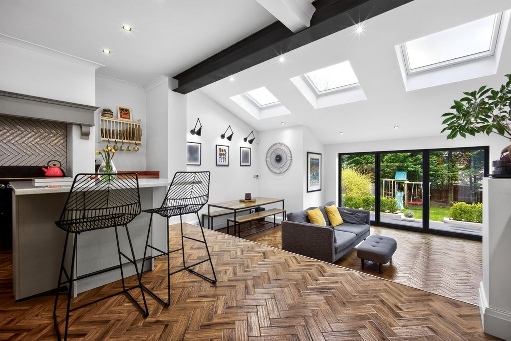 Property photo 2 of 20