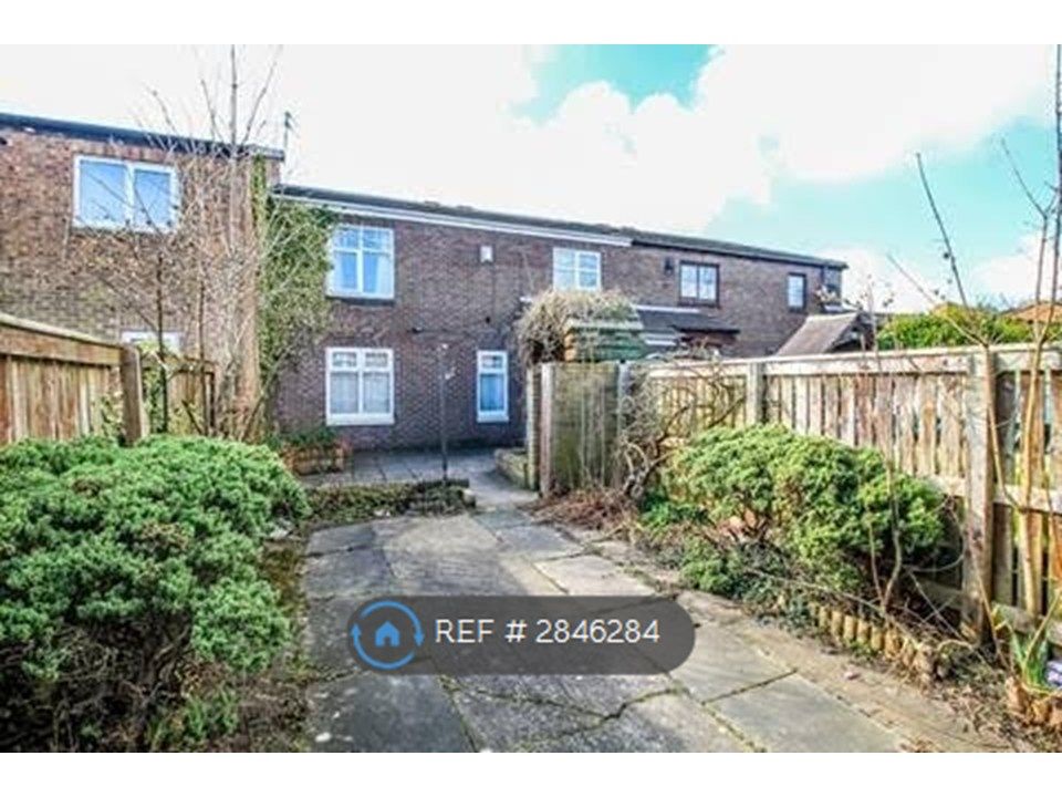 Property photo 2 of 12 Garden