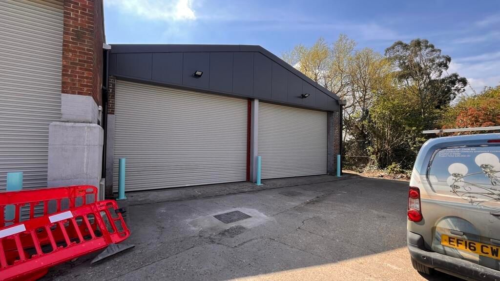 Property photo 3 of 9 Photo 7