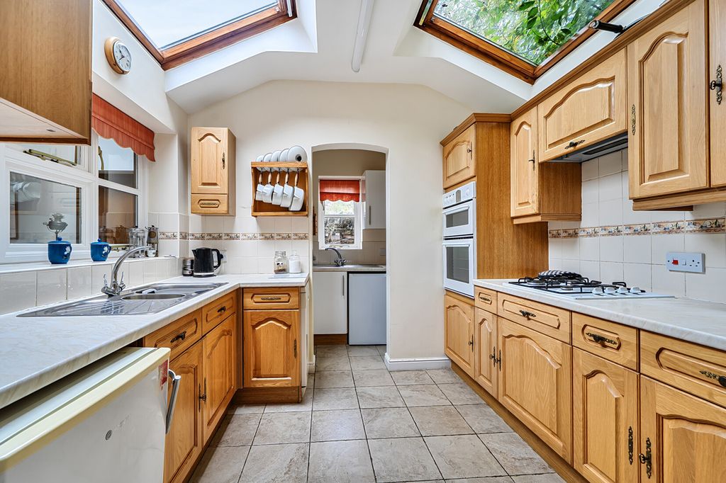 Property photo 3 of 18 Kitchen