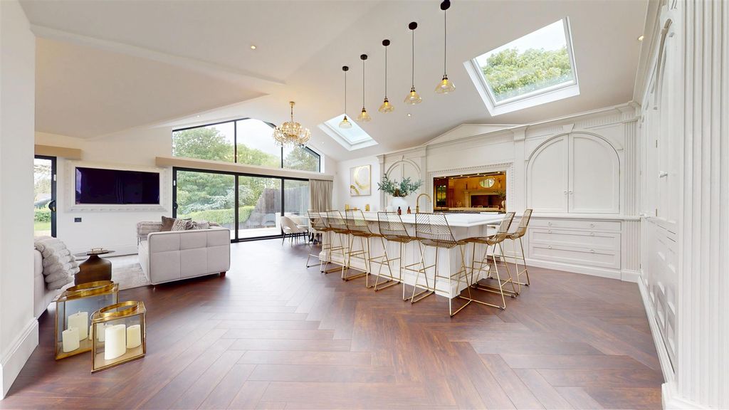 Property photo 2 of 60 Clay Lane Extension