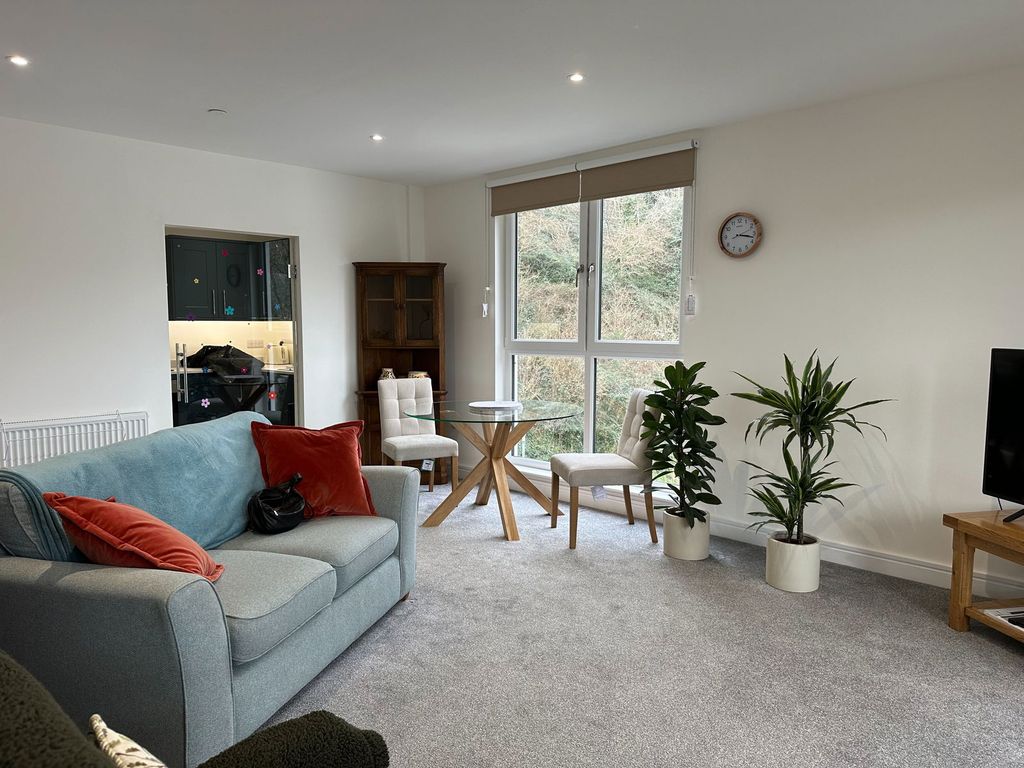 Property photo 3 of 12