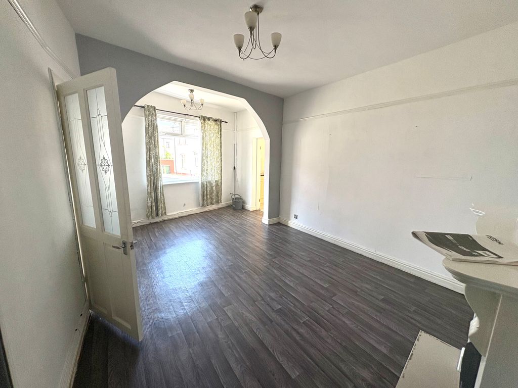 Property photo 3 of 16 Image