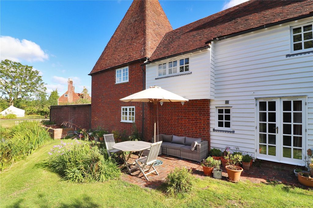 4 bed barn conversion for saleSwattenden Lane, Cranbrook, Kent TN17 photo 4