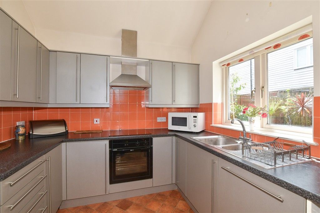 Property photo 3 of 7 Kitchen