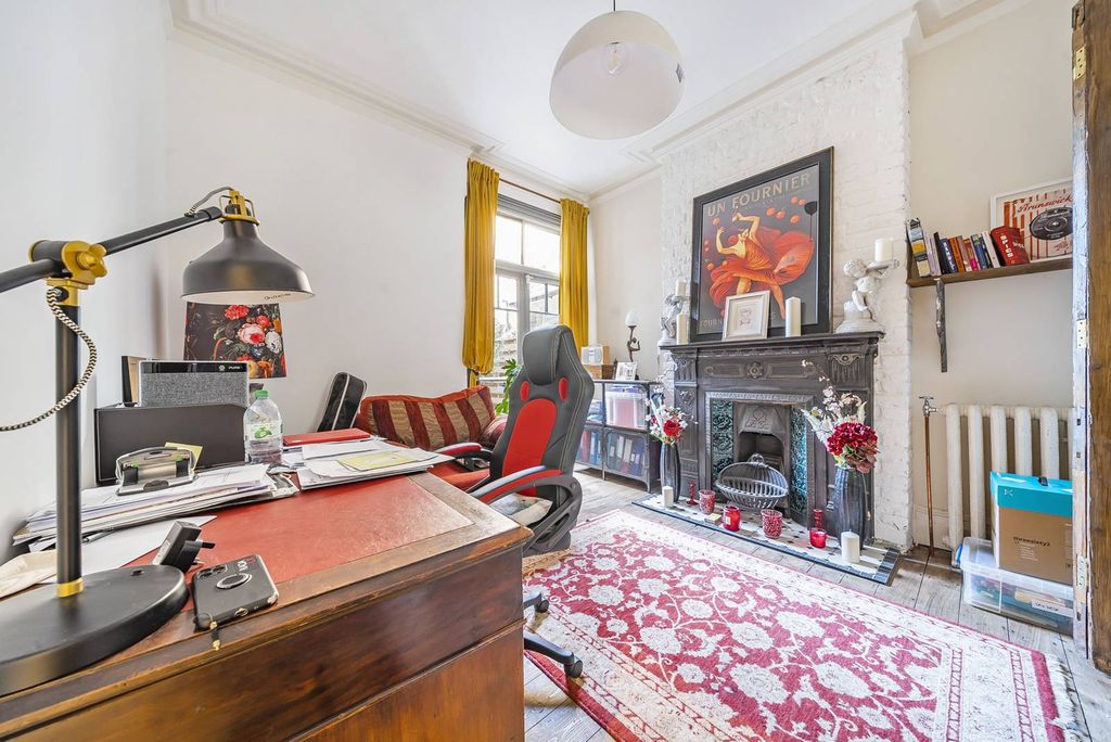 Property photo 3 of 18