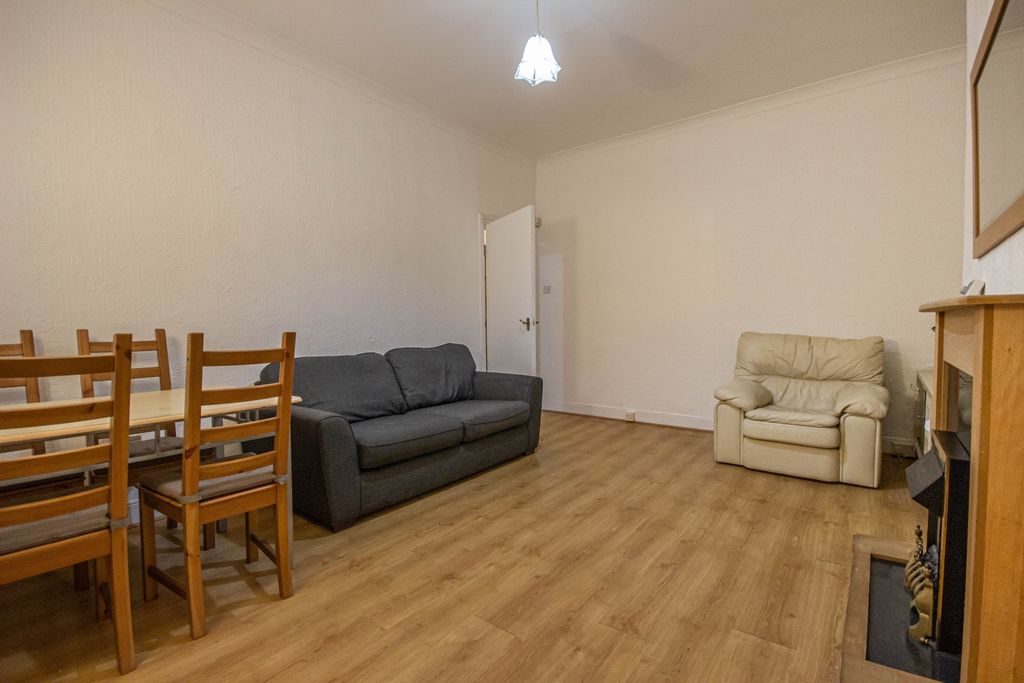 Property photo 3 of 13 3