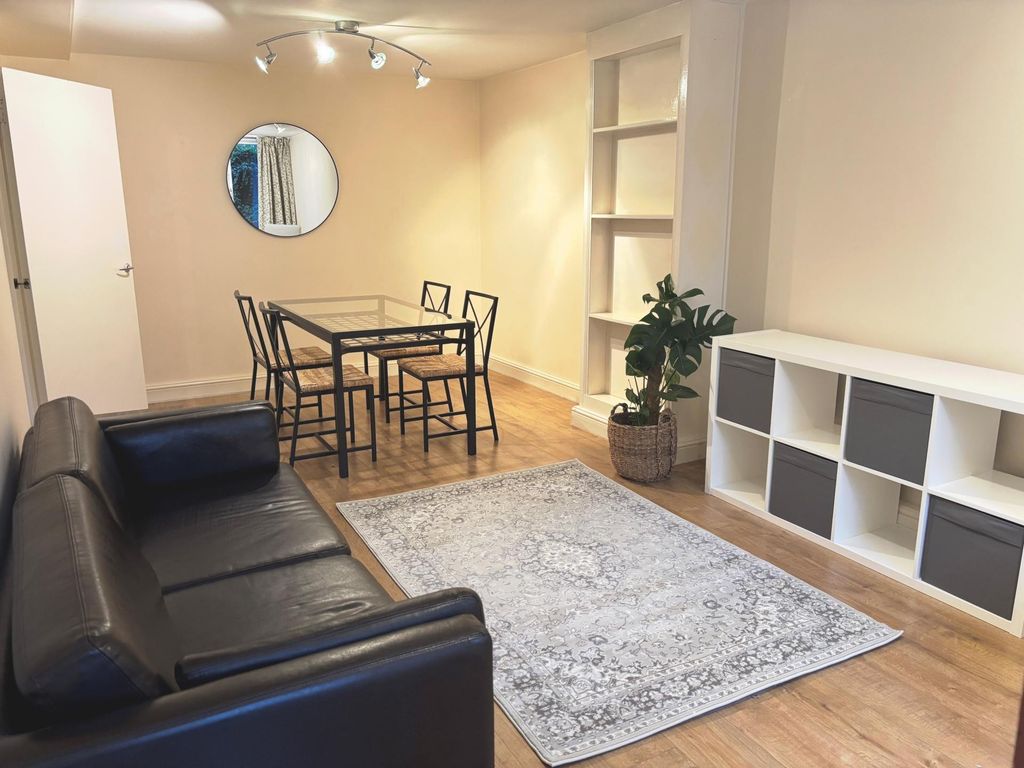 Property photo 2 of 13 Photo 6