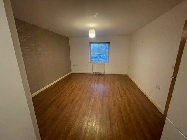 Property photo 3 of 11 Sitting/Dining Room