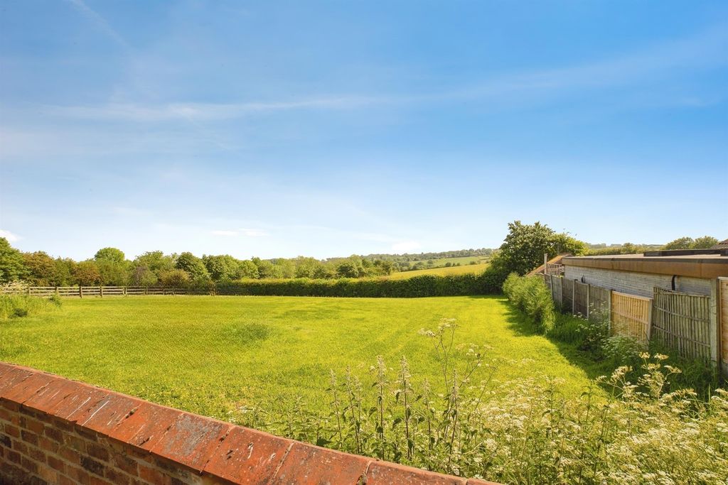 Property photo 3 of 32