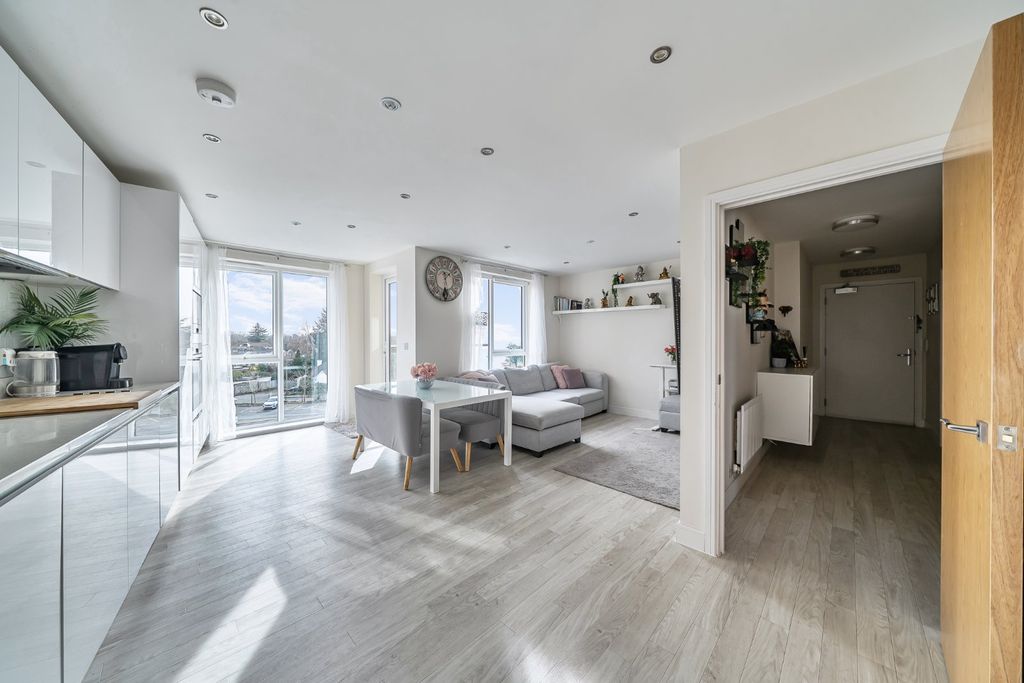 Property photo 2 of 19 Picture No. 17