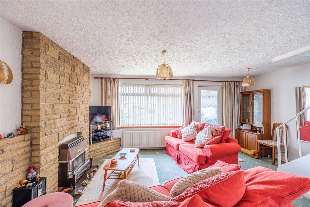 Property photo 2 of 20 Spinningdale-9.Jpg