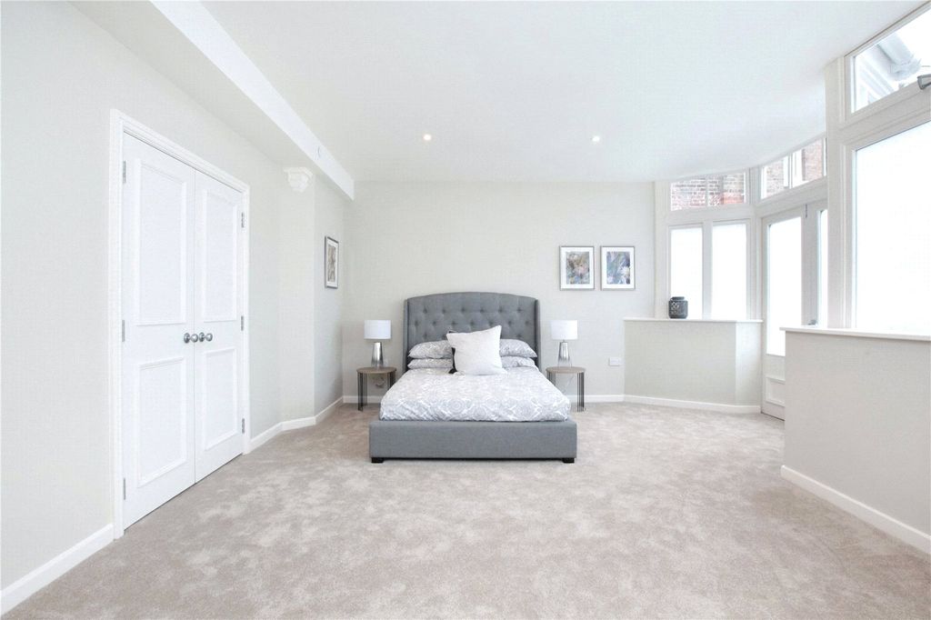 Additional image 13 of 3 bed flat to rentStratton House, 61 High West Street, Dorchester, Dorset DT1