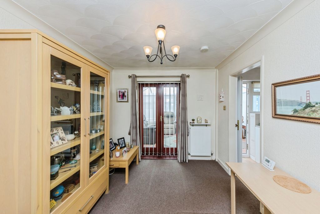 Property photo 3 of 17 Pbox-Img.Jpg