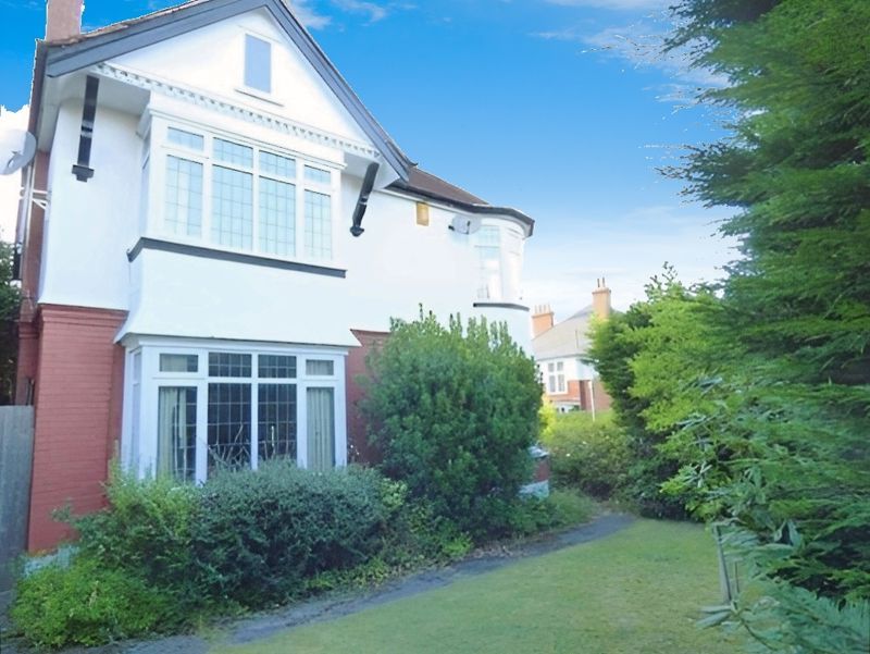 Property photo 1 of 16 Front Approach