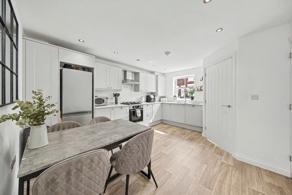 Property photo 2 of 29 Kitchen Diner