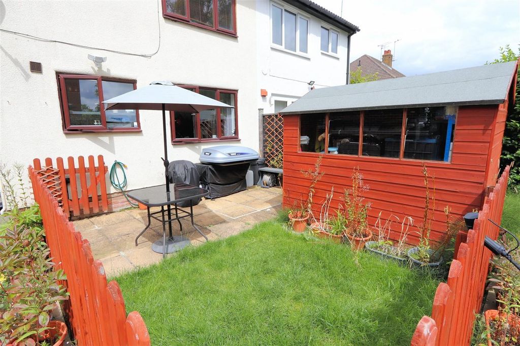Property photo 1 of 7 Allnutts Rd 1
