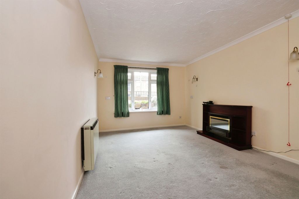 Property photo 3 of 17