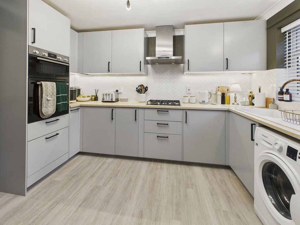 Property photo 2 of 23