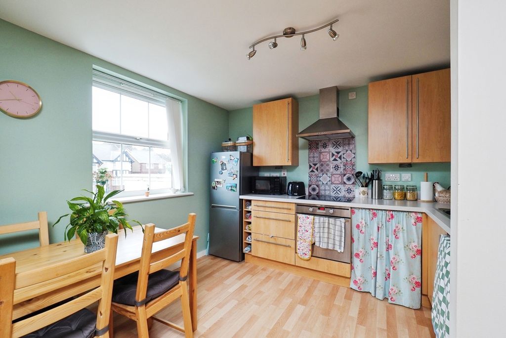 Property photo 3 of 12 Pbox-Img.Jpg